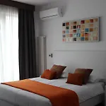 Living Aparthotel
