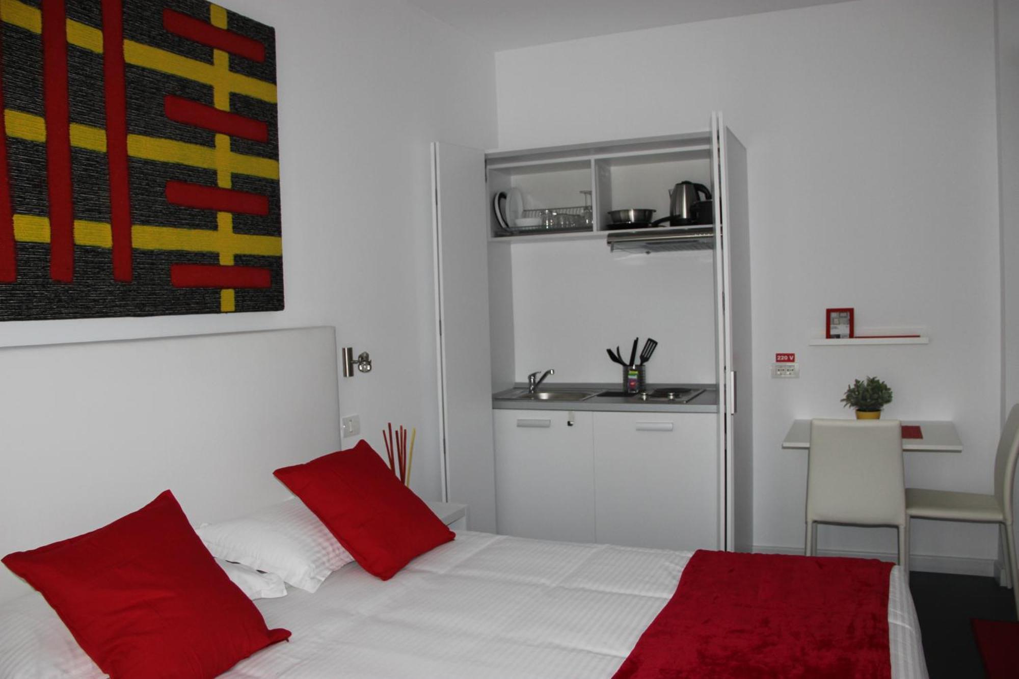 Living Aparthotel