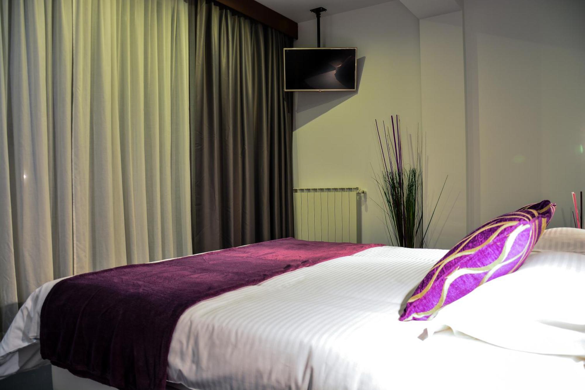 Living Aparthotel
