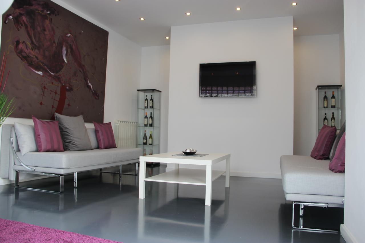 Aparthotel Living 3*